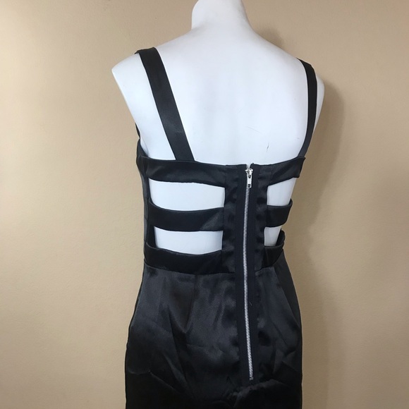 B5- Hailey Logan Satin w/Cut-Out Back & Pockets M - Picture 7 of 8